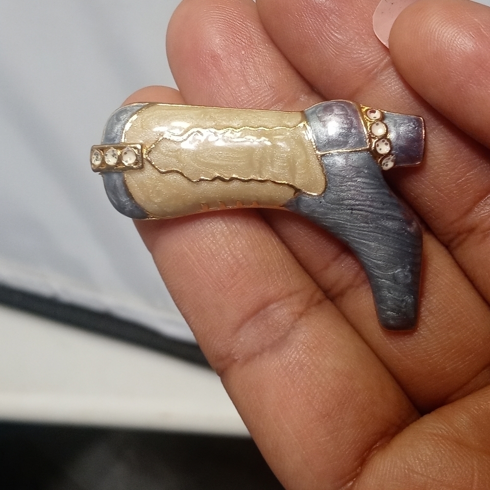 BOOT‎ Pin Brooch